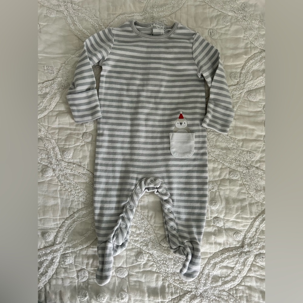 The Little White Company Christmas romper sleeper 0-3 months gray stripe penguin